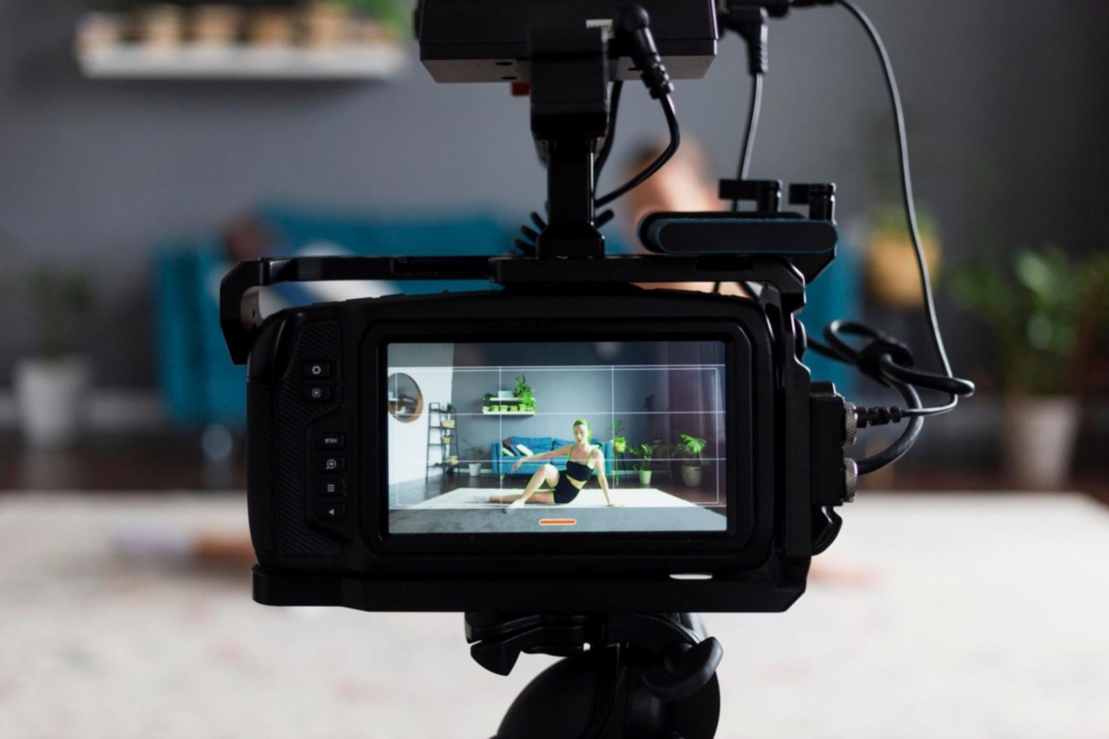 Długość filmu a algorytm YouTube — co dane mówią twórcom z małymi kanałami